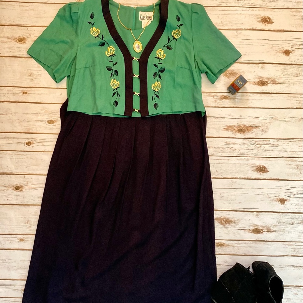 Vintage 1970’s Prairie Dress, Women’s Sz  18, Green & Black, Hand Embroidered